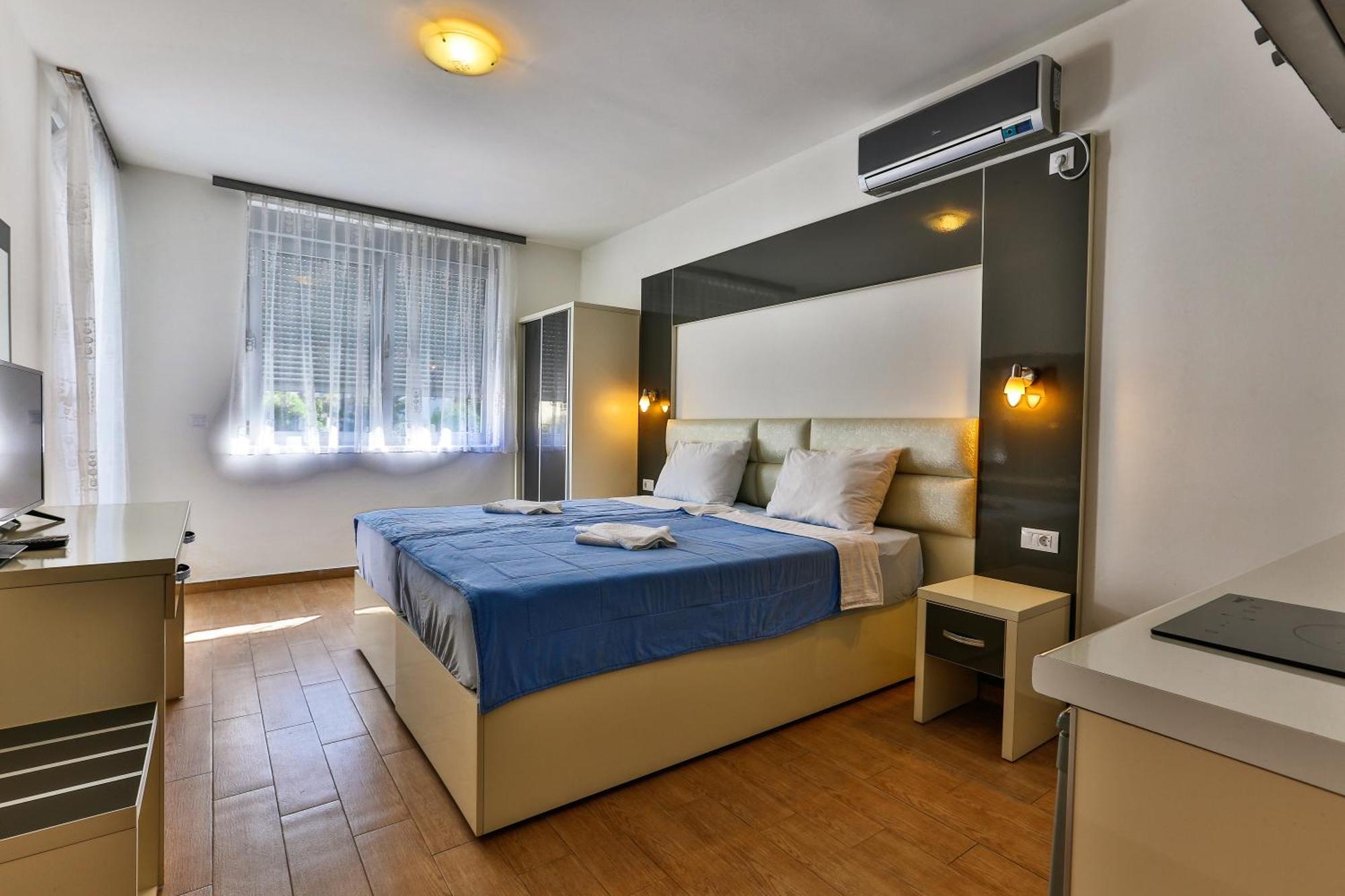 Villa Dvor Kornic Budva Habitación foto